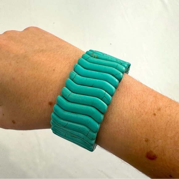 Women’s turquoise beaded bracelet - Picture 1 of 4